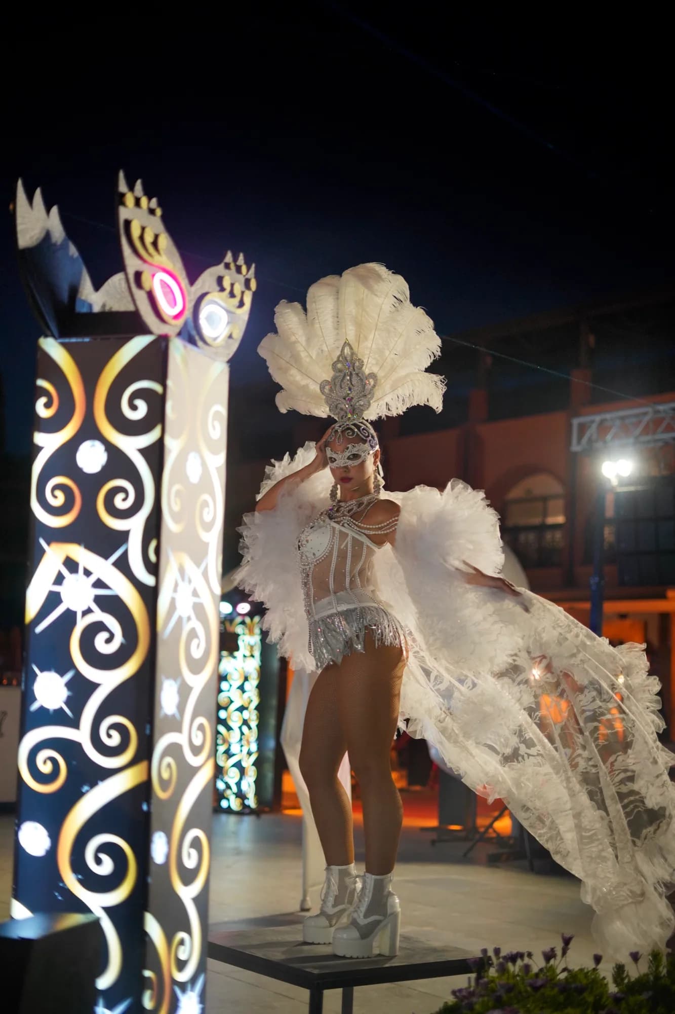 Masquerade Party — Selectum Collection
