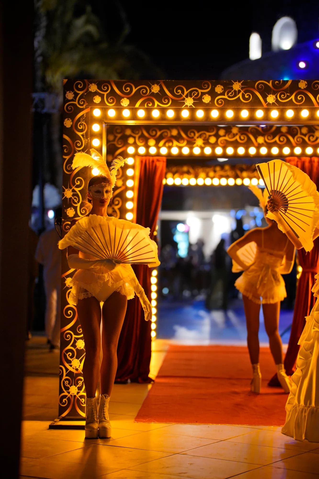 Masquerade Party — Selectum Collection